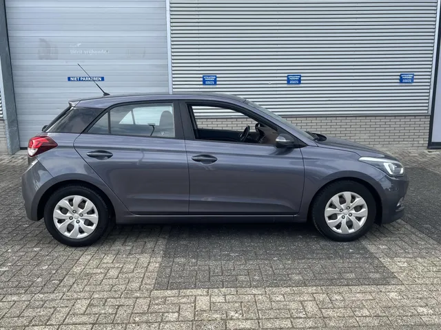 Hyundai i20 1.2 HP i-Motion Comfort Climate Cotrol | Trekhaak| Rijklaarprijs
