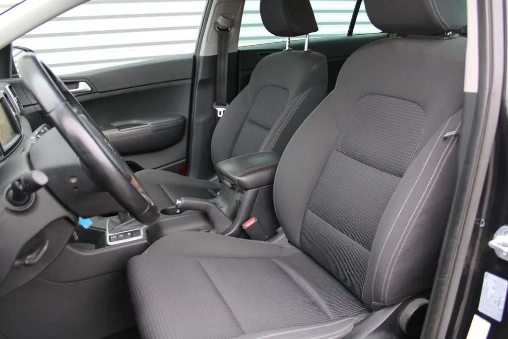 Kia Sportage 1.6 GDI First Edition | 17' LM | Navi | Airco | Cruise | Camera | PDC | Trekhaak |