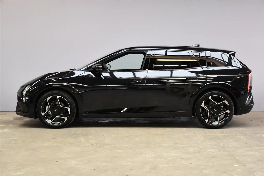 Kia EV4 81,4 kWh 204PK GT-Line Business Edition NIEUW - VOORRAADACTIE DIRECT LEVERBAAR