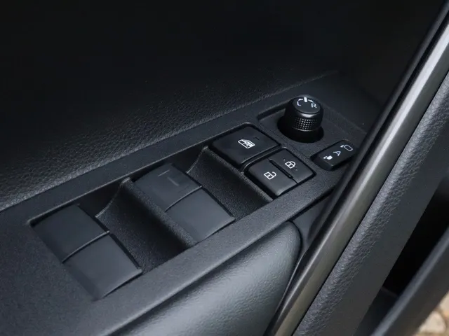 Toyota Corolla Cross Hybrid 140 Dynamic Panoramadak