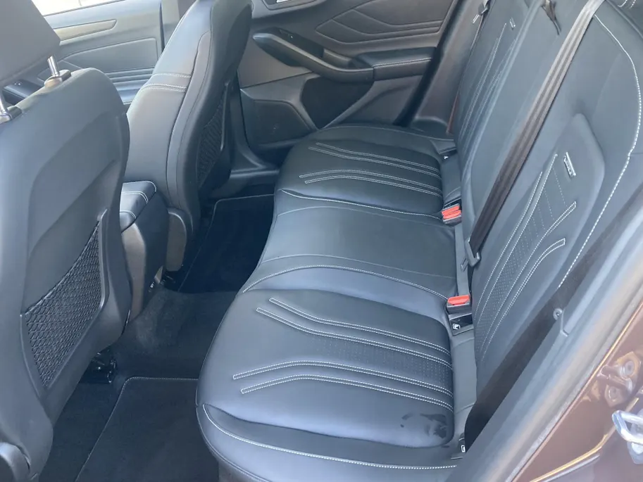 Ford Focus 1.0 EcoBoost 125 pk Vignale Wagon Panoramadak - Design Pack - Winter Pack - Lederen bekleding