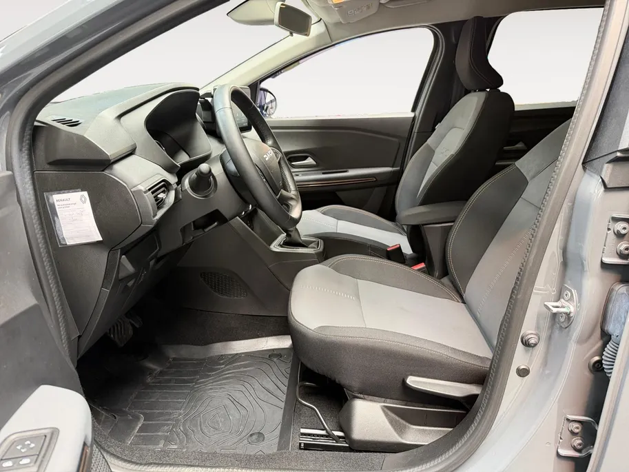 Dacia Jogger 1.6 Hybrid 140 Extreme 7p. ZUINIG | RUIM | Stoelverwarming | Climate control | Carplay |