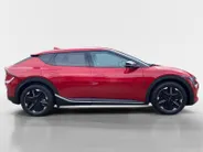 Kia EV6 Light Edition 63 kWh | VOORRAAD VOORDEEL NU €42.950,- | Direct leverbaar | Stoel+Stuur verwarming | Climate control | Navigatie | Parkeer camera achter | Parkeer sensoren voor en achter