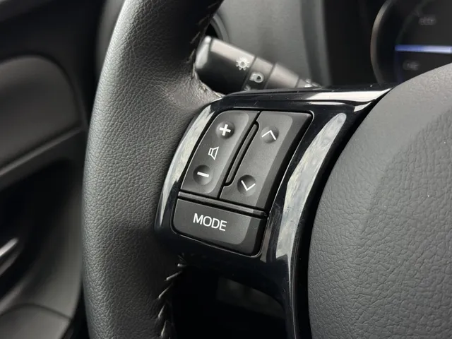 Toyota Yaris 1.5 Hybrid Dynamic | All Seasons | Stoelverwarming