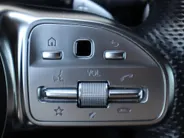 Mercedes-Benz GLC 300e 4MATIC Business Solution AMG l Keyless l Achteruitrij camera l Stoelverwarming