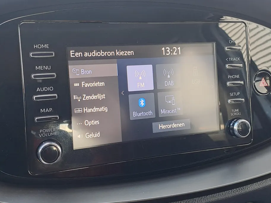Toyota Aygo X 1.0 VVT-i MT Play | Apple Carplay/Android Auto | Cruise control adaptief | Airco | DAB | Camera