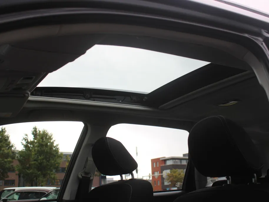 Subaru Forester 2.0 Luxury Plus | Trekhaak | Camera | Stoelverwarming | Schuifdak | 17' LM | Clima | Xenon | Parkeersensor v+a | All seasons |
