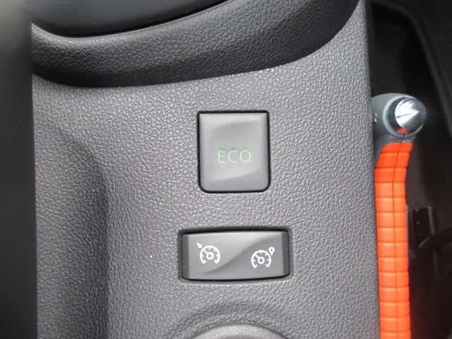 Renault Captur TCe 120PK Intens | CAMERA | DEALER ONDERHODEN | NAVI | PARK. SENSOREN V+A