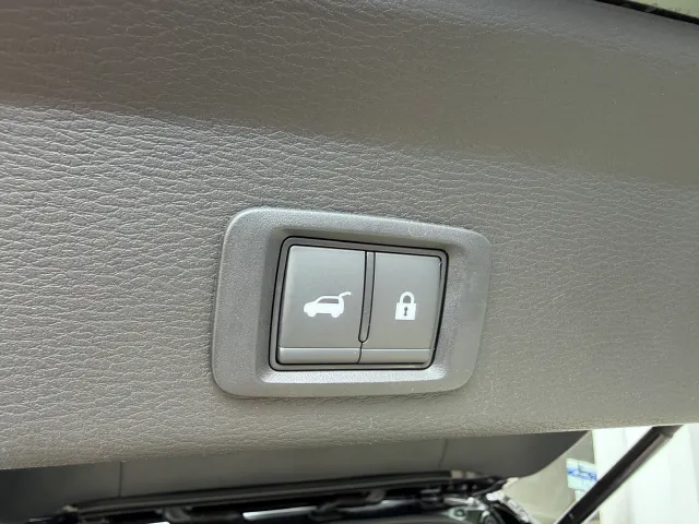 Mitsubishi Outlander 2.4 PHEV Black Edition | NIEUW | Leder | Panoramdak | App Connect | Keyless | Head-Up