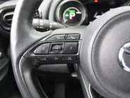Mazda 2 Hybrid 1.5 Select | 16' LM | Stoel- & stuurverwarming | HUD | Camera | Dodehoek sensor |