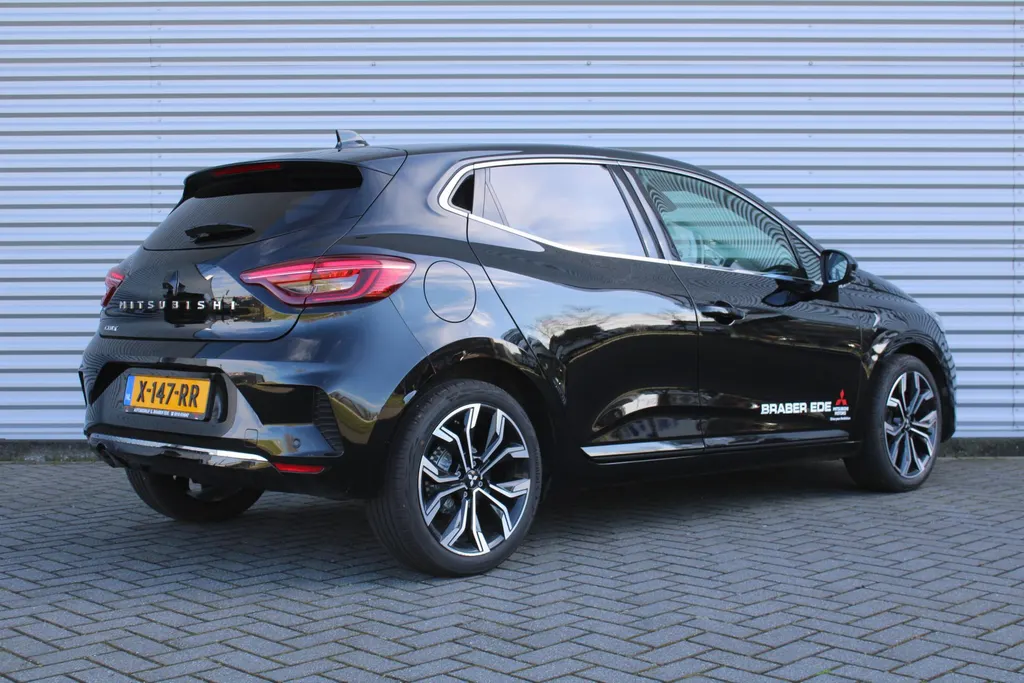 Mitsubishi Colt 1.0T MT First Edition | Stuur-/stoelverwarming | Camera | Clima | Dodehoek detectie | Draadloze telefoonlader | Cruise adapt. | 17' LM | LED |