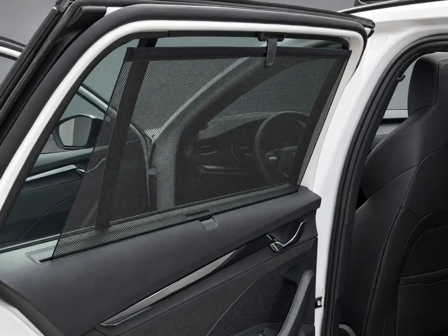 Škoda Octavia Combi 1.4 TSI RS iV PHEV 245pk DSG Business · Trekhaak inklap · Panoramadak · Camera · Head-Up Display · Dodehoeksensor · Keyless · Matrix LED ·