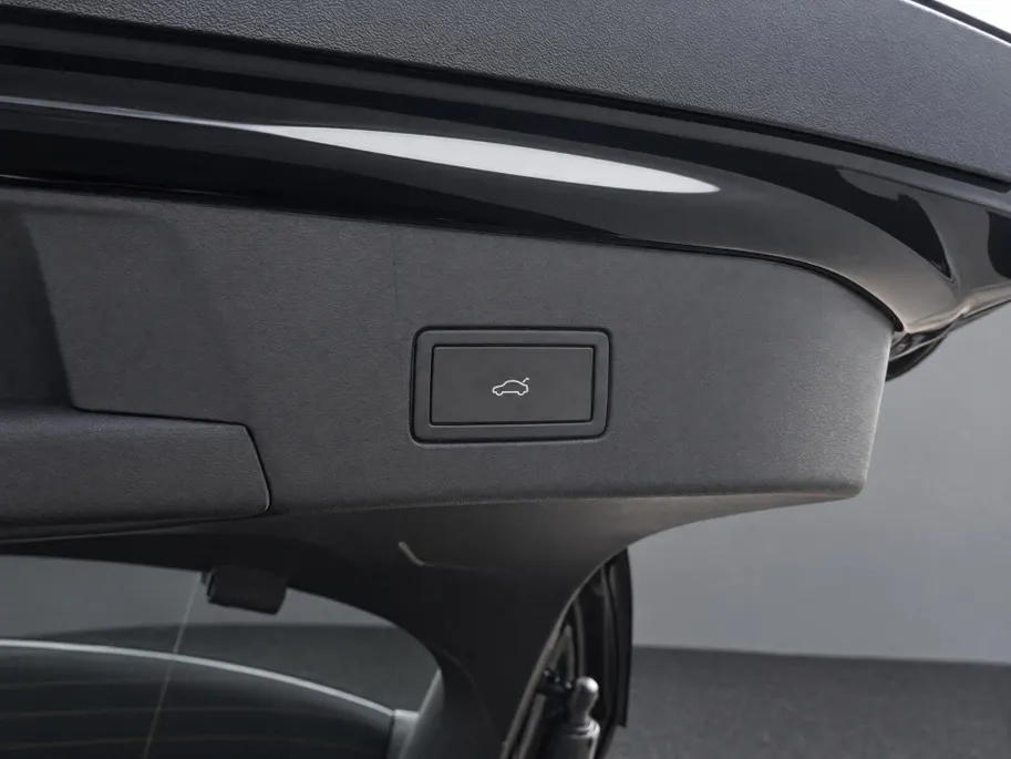 Volkswagen ID.4 Pro Limited Edition Plus 77 kWh accu 286 pk · Trekhaak, elektrisch uitklapbaar ·