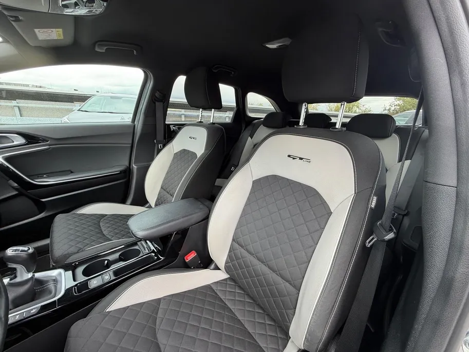 Kia Ceed Sportswagon 1.0 T-GDi GT-Line Business Edition | *1E EIGENAAR | FABRIEKSGARANTIE | APPLE CARPLAY/ ANDROID AUTO | JBL SOUND | STOF/LEDER | NAVI | CAMERA | LMV | ETC…