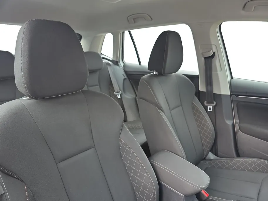 Škoda Kamiq 1.0 TSI Active | Apple/Android Auto | Parkeersensoren | Airco | Cruise Control | 12 maanden garantie! |