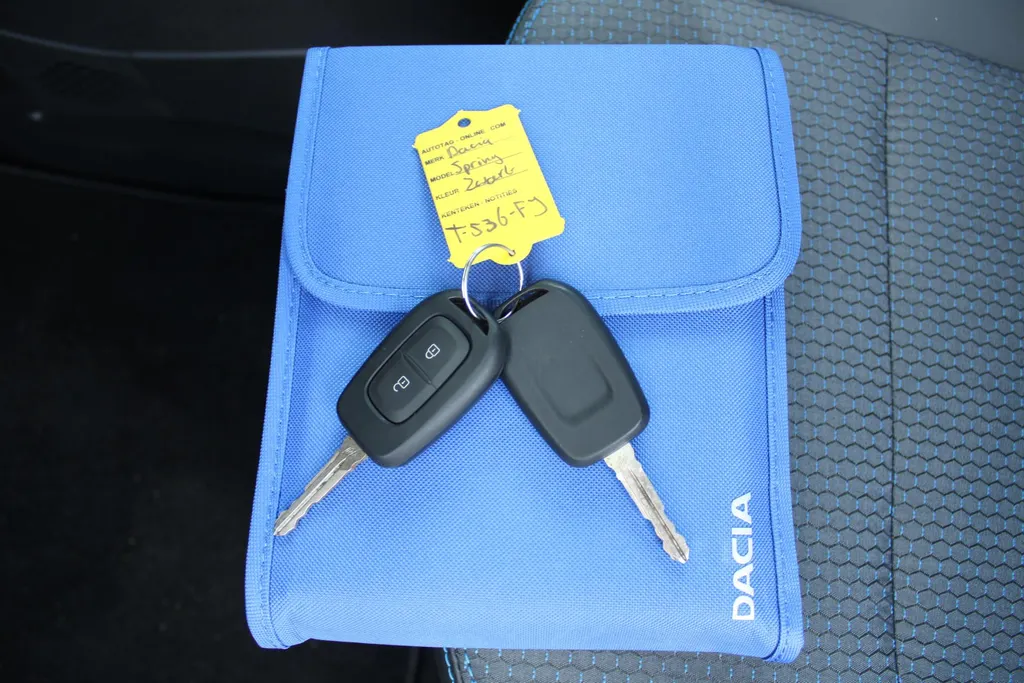 Dacia Spring Expression | Nieuw | Airco | PDC | 14' Design velgen | Navi | Camera | BTW | UNIEK!! |