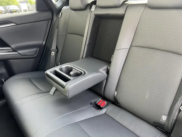 Subaru Solterra Sky Package 71 kWh | Apple Carplay & Android Auto | Panorama Dak | Lederen Bekleding | Elek. Stoelen Met Geheugen Functie