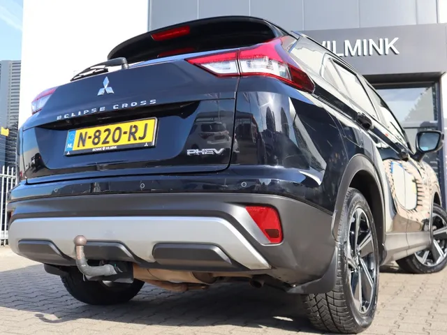 Mitsubishi Eclipse Cross 2.4 PHEV Intense+ Trekhaak | Standkachel | Carplay