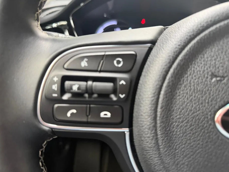 Kia e-Niro DynamicPlusLine 64 kWh Dealer onderhouden | Stoel + stuurverwarming | Climate control | 3 Fase laden |