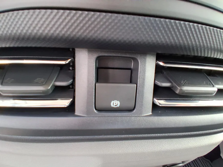 Ford Transit Custom 2.5 PHEV 233 pk L2H1 320 Limited Dubbele cabine