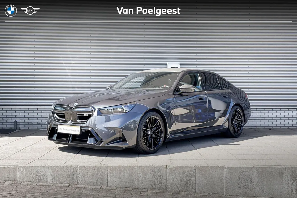 BMW M5 Sedan 