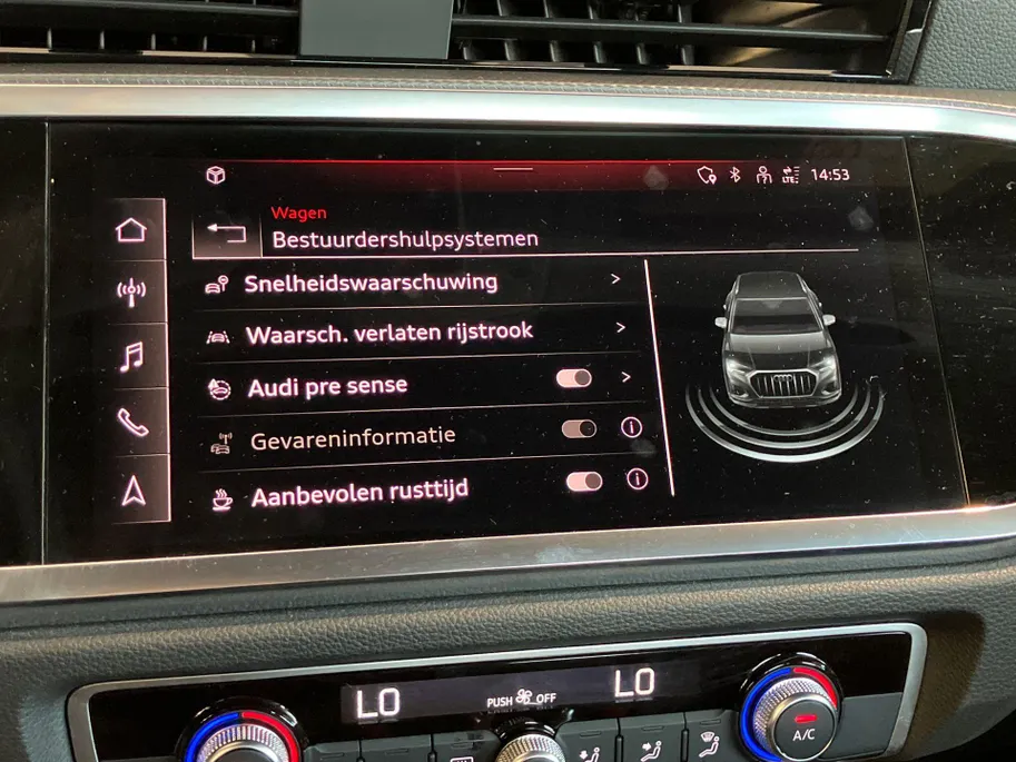 Audi Q3 45 TFSIe 180kW/245PK S Line · Panoramadak · Apple/Android Car Play · Drive select