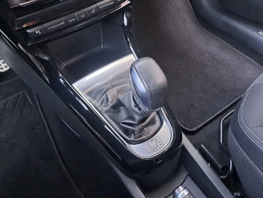 DS DS 3 1.2 PureTech Performance Line AUTOMAAT | Navigatie | Climate | Cruise | schakelpaddles | Apple Carplay/Android Auto