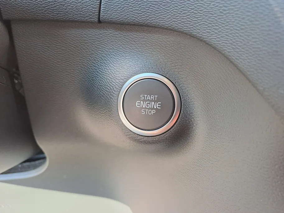 Volvo XC40 2.0 B3 Essential AUTOMAAT | Stuurverwarming | Stoelverwarming | Adaptieve Cruise | Apple Carplay/Android Auto