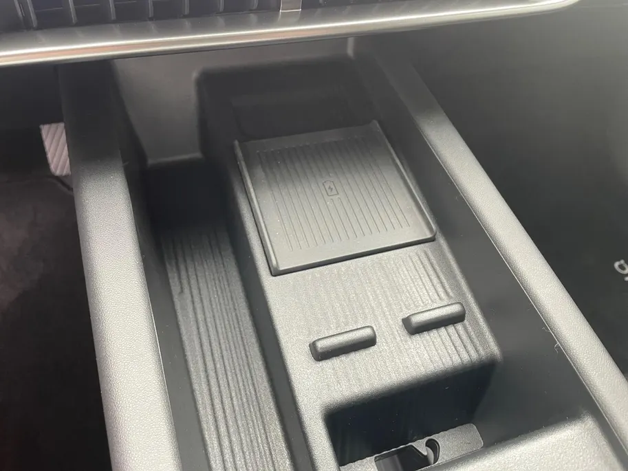 Hyundai IONIQ 3 Vision 61 kWh | NIEUW MODEL | | Demo auto | Warmtepomp | Navigatie | Stuur-/ Stoelverwarming | Apple Carplay/ Android Auto |