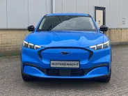 Ford Mustang Mach-E Standard RWD 75 kWh Standard Range - Grabber Blue - Direkt leverbaar