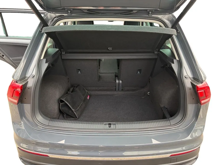 Volkswagen Tiguan 1.5 TSI Life | Draadloos Carplay | Navi | Clima | Camera | Adaptive Cruise | Elektr. Achterklep | LM Velgen | LED-Koplampen