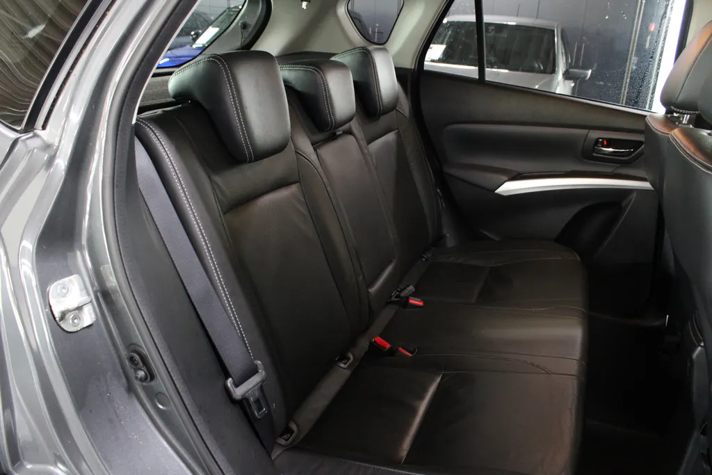 Suzuki S-Cross 1.0 Boosterjet High Executive / Pano. / Trekhaak afneembaar / Keyless / Camera / Navi. /