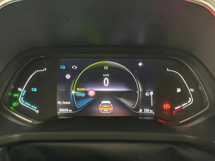 Renault Captur 1.6 E-Tech HEV 145 Intens | Apple Carplay/Android Auto | Parkeercamera | Cruise Control