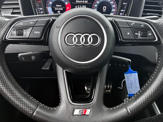 Audi A1 Sportback 30 TFSI S Line edition one | NAVI | STOELVERWARMING | CLIMAT CONTROL | PARKEER SENSOREN V+A