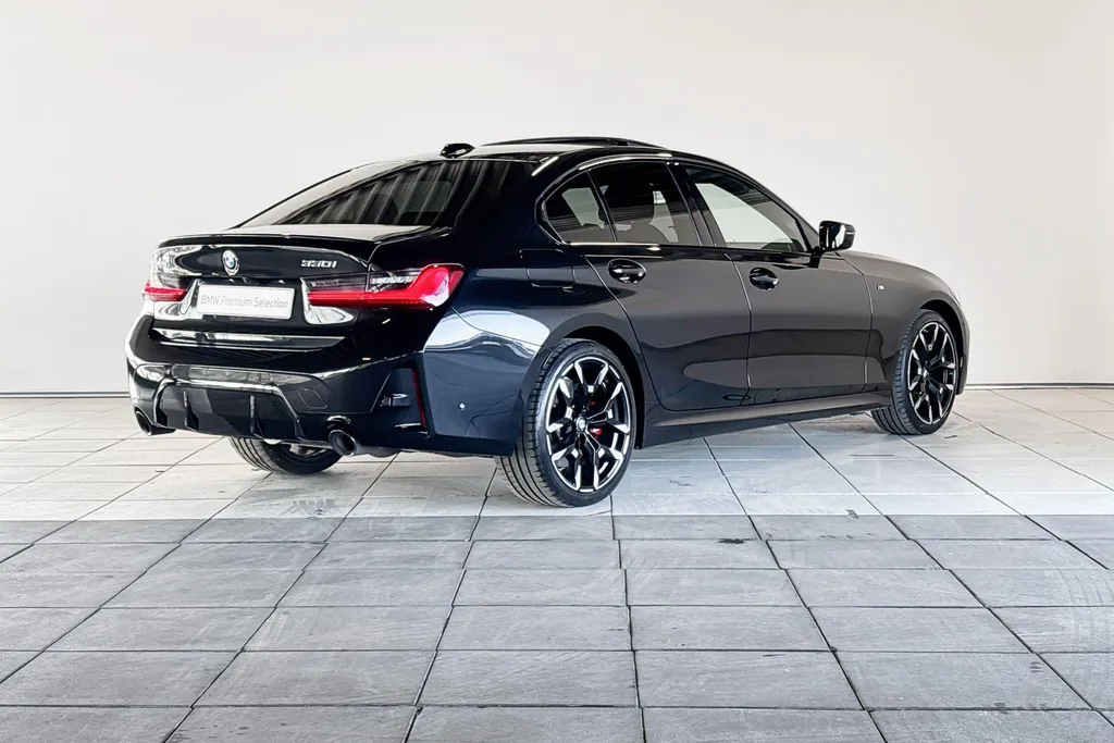 BMW 3 Serie Sedan 330i xDrive