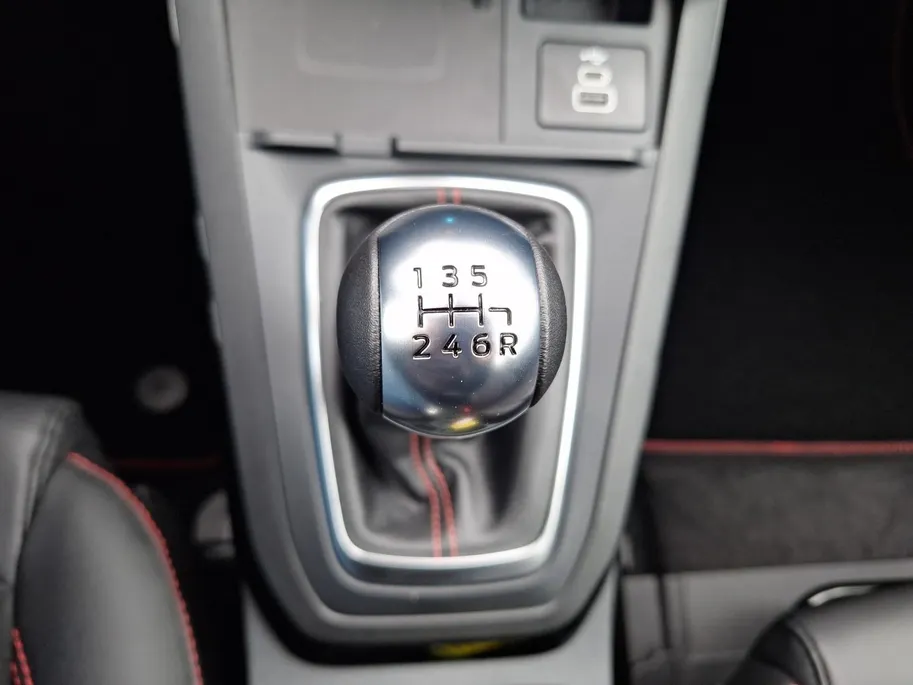 Ford Puma 1.0 EcoBoost Hybrid ST-Line X | 5.000,- Ready Set Ford Bonus | Gratis automaat t.w.v. 1.500,-! | Winterpack | 18' Lichtmetaal | Camera | Apple Carplay&Android Auto | Led verlichting | Halfleer | Parkeersensoren | Navigatie | B&O Audio | Nieuw te bestellen