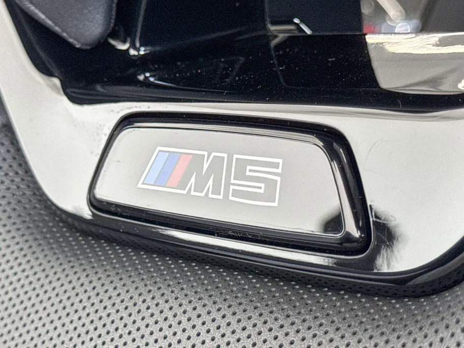 BMW M5 Touring M Drive Professional