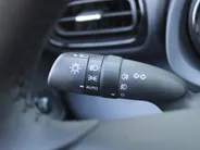 Mazda 2 Hybrid 1.5 Select | Trekhaak | Stuur-/stoelverwarming | Camera | HUD | Telefoonlader | Dodehoek detectie | Cruise adapt. | Clima | 16' LM |