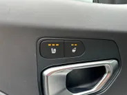 Kia K4 1.0 T-GDi MHEV GT-Line Launch Edition (pano) | Stoel & stuurverwarming | Wireless carplay/android auto | Fabrieksgarantie t/m 6-2036 +3x 1 jaar* | metallic lak | NAP