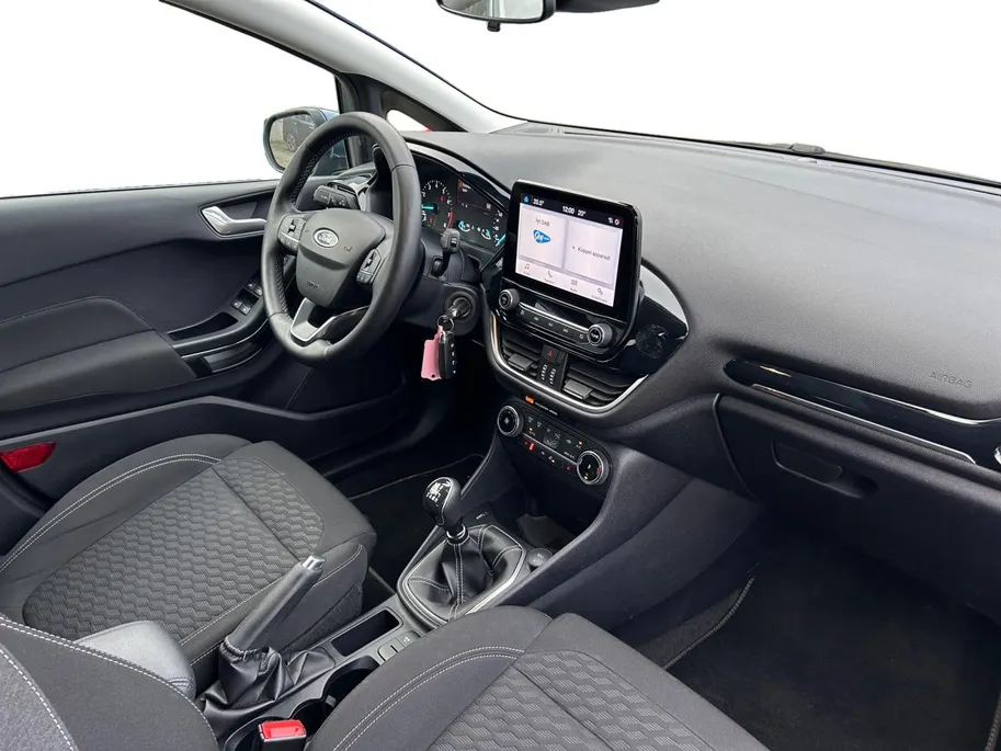 Ford Fiesta 1.0 EcoBoost Titanium 125pk | Stoel- stuur en voorruitverwarming | Navigatie via Apple Carplay & Android auto | Parkeer sensoren