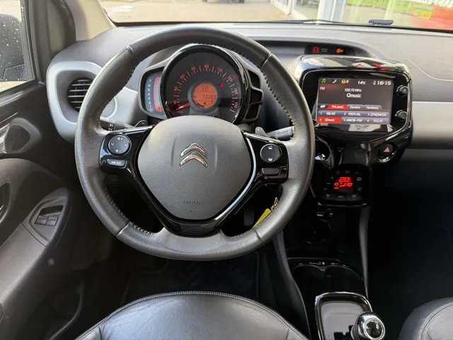 Citroën C1 1.0 VTi Automaat 5D SHINE | Leder | Camera | ECC | PDC | All-Season
