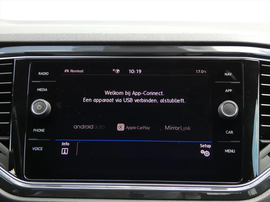 Volkswagen T-Roc 1.5 TSI 150pk 7-DSG T-Roc Business R / virtule cockpit