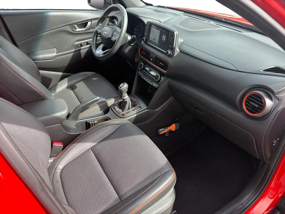Hyundai Kona 1.0T Premium | Elek. stoelverstelling | Stoelverwarming | Navi | Leder