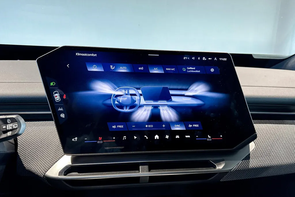 BMW iX3 50 xDrive 113 kWh
