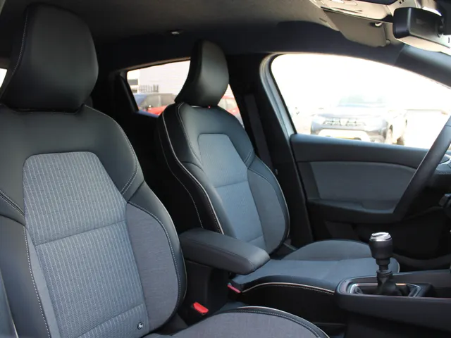 Renault Clio 1.0 TCe 90 PK GPF techno | Pack City | Pack Look | Pack Techno |