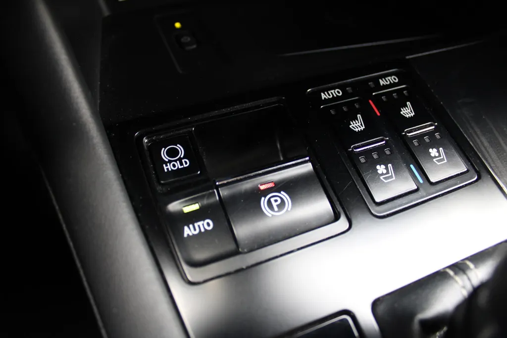 Lexus RX 450h 4WD Luxury Line | 20' LM | Navi | Camera | Leer | Schuif/kantel dak | Cruise adapt. | PDC | Stoelverwarming/ventilatie | HUD | Elek. stoelverstelling |