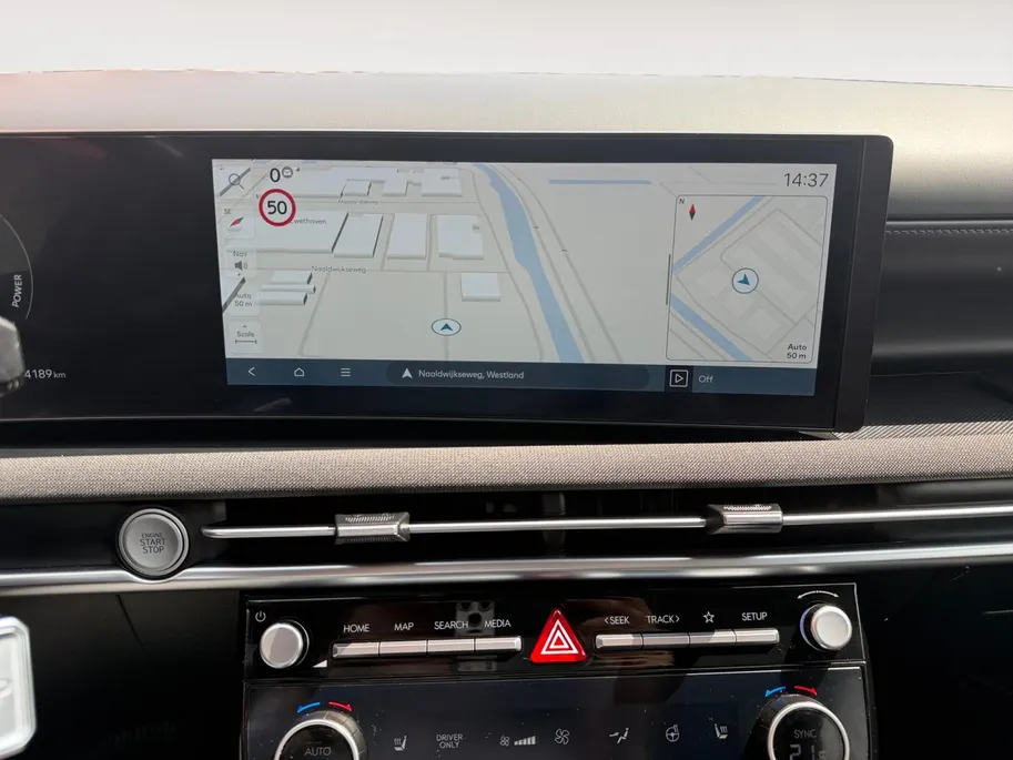 Hyundai Tucson 1.6 T-GDI HEV Comfort Smart | Navigatie| Stoel verwarming| Licht metalen velgen | Automaat | Stuur verwarming| Camera