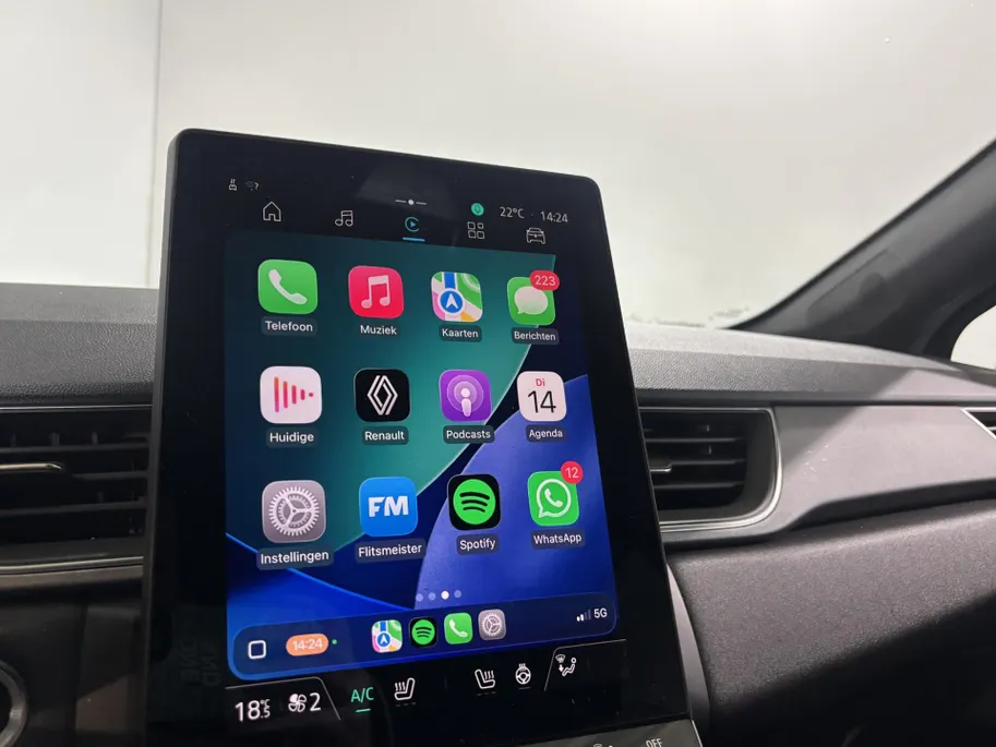 Renault Captur 90PK TCe Techno | Pack Winter | Navi | Climate Control | Camera | Parkeersensoren | Apple CarPlay/Android Auto | Lichtmetalen Velgen | Full LED | Armsteun | Digital Cockpit |