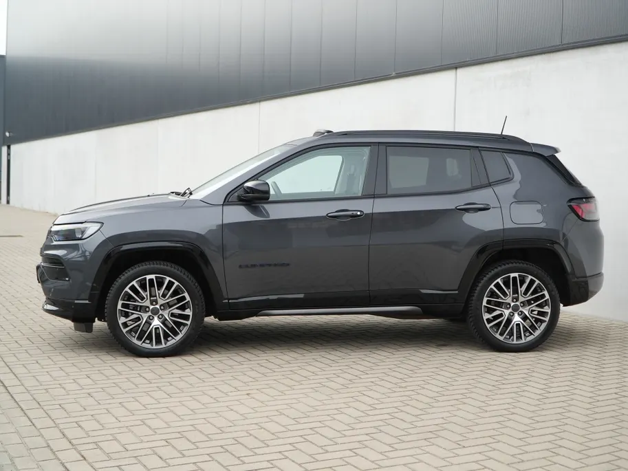 Jeep Compass 4xe 240 PK Hybride Summit | Pano | Premium | LED | Winter | 19'