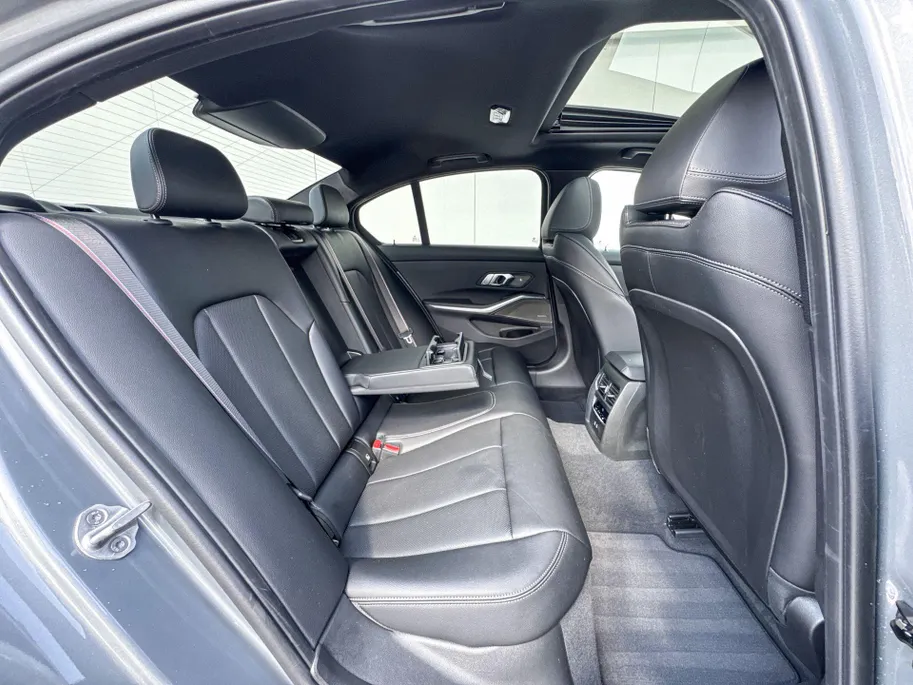BMW 3 Serie Sedan 330e M Sport Edition